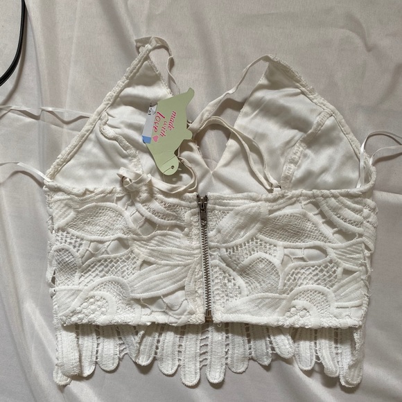 Lace crop top - Picture 2 of 3